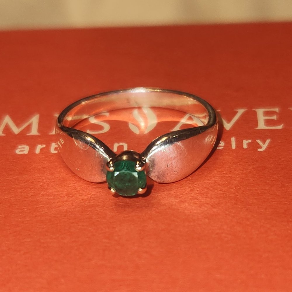 RETIRED James Avery Emerald Silver and Gold ring Size 5